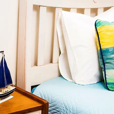 Lighthouse North Apartment *